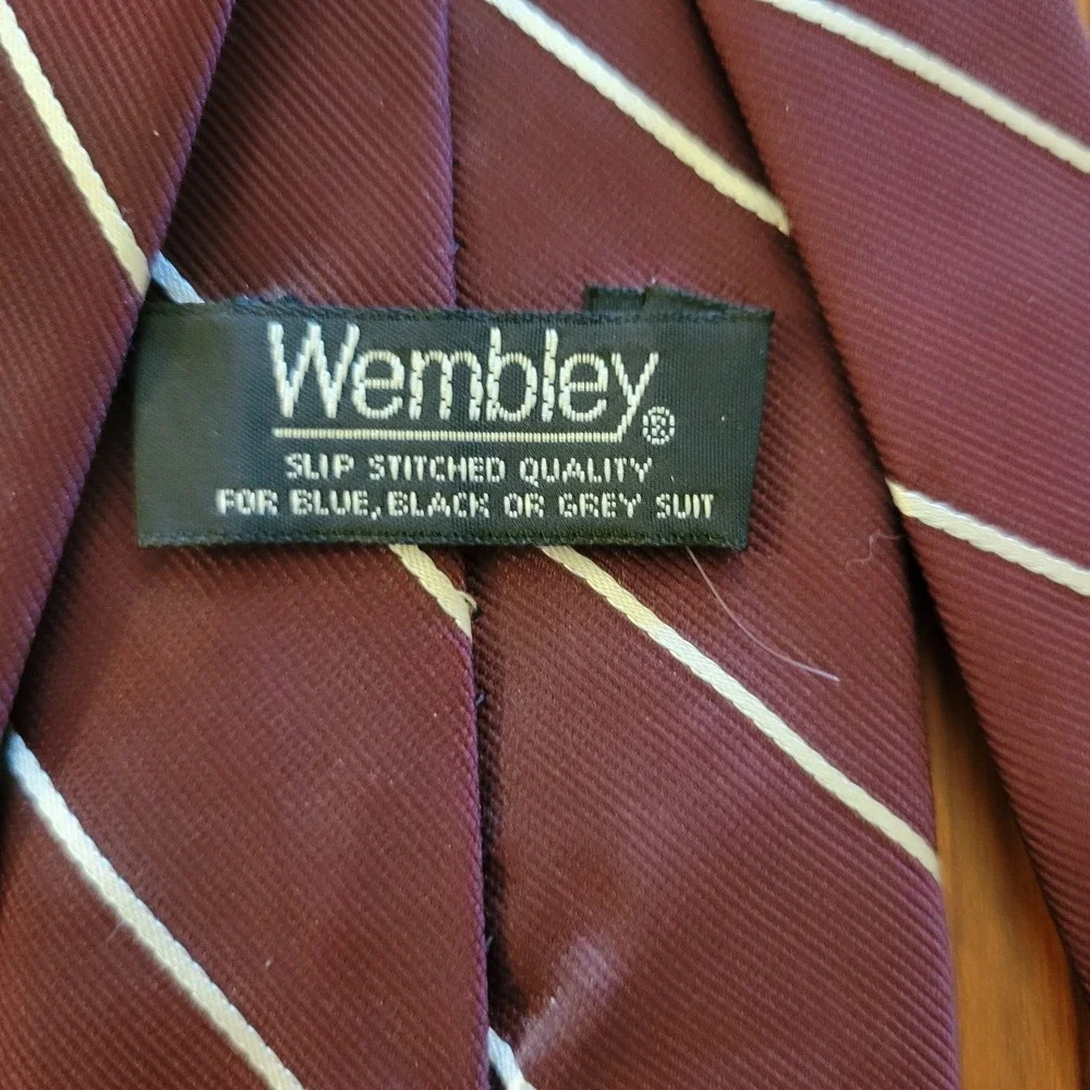 Vintage‎ Wembley Repp Tie Burgundy White Striped Classic Necktie 3 X 57